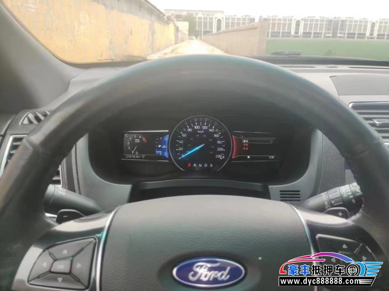 18年福特探险者轿车抵押车出售