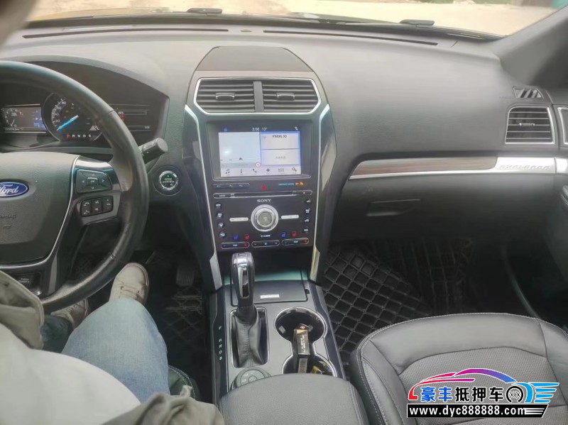 18年福特探险者轿车抵押车出售