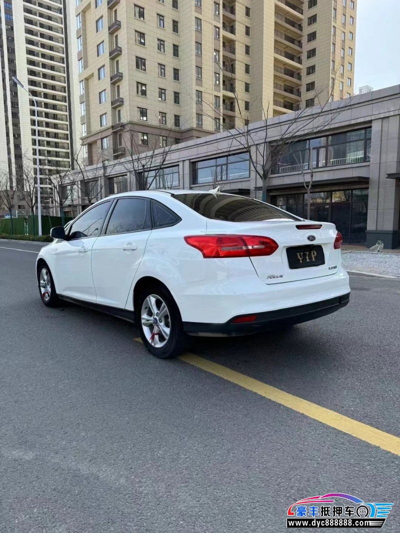 17年福特福克斯轿车抵押车出售