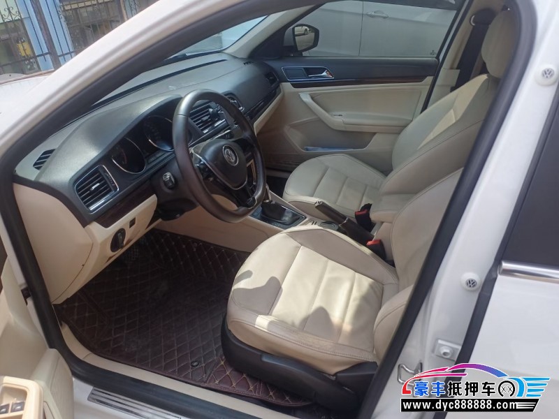 16年大众朗逸轿车抵押车出售