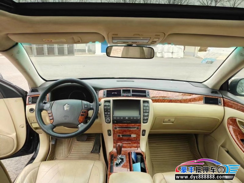 06年丰田皇冠轿车抵押车出售