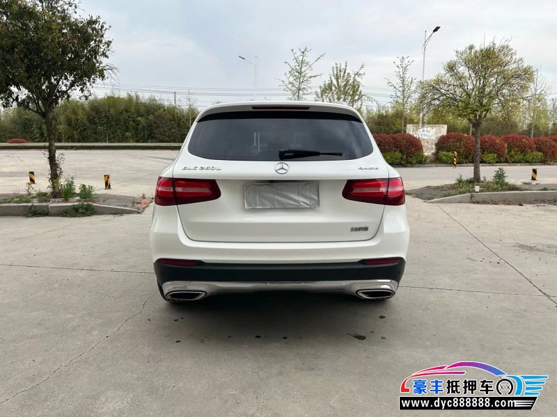 17年奔驰GLC轿车抵押车出售