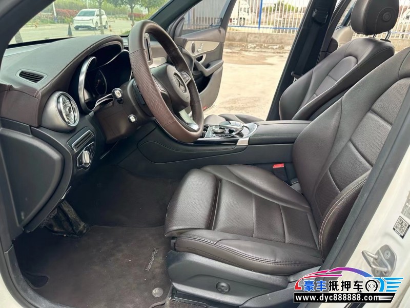 17年奔驰GLC轿车抵押车出售