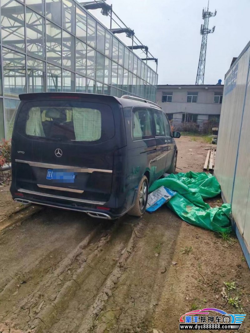 18年奔驰威霆轿车抵押车出售