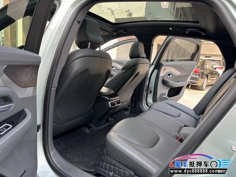 23年极狐阿尔法S轿车抵押车出售