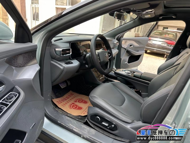 23年极狐阿尔法S轿车抵押车出售