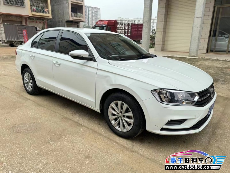 18年大众宝来轿车抵押车出售