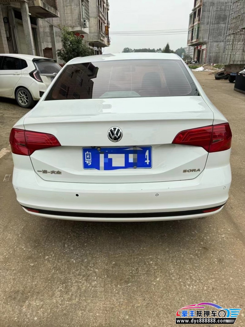 18年大众宝来轿车抵押车出售