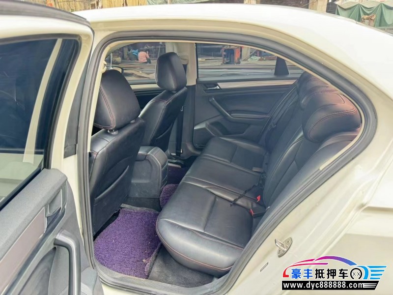 18年大众宝来轿车抵押车出售