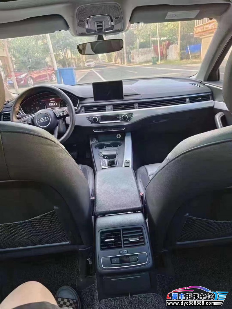 17年奥迪A4轿车抵押车出售