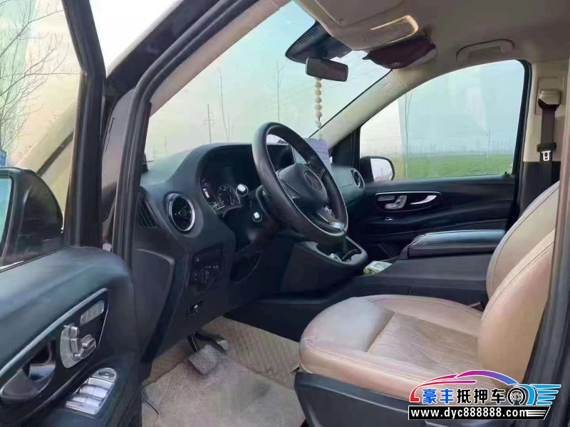 21年奔驰威霆轿车抵押车出售