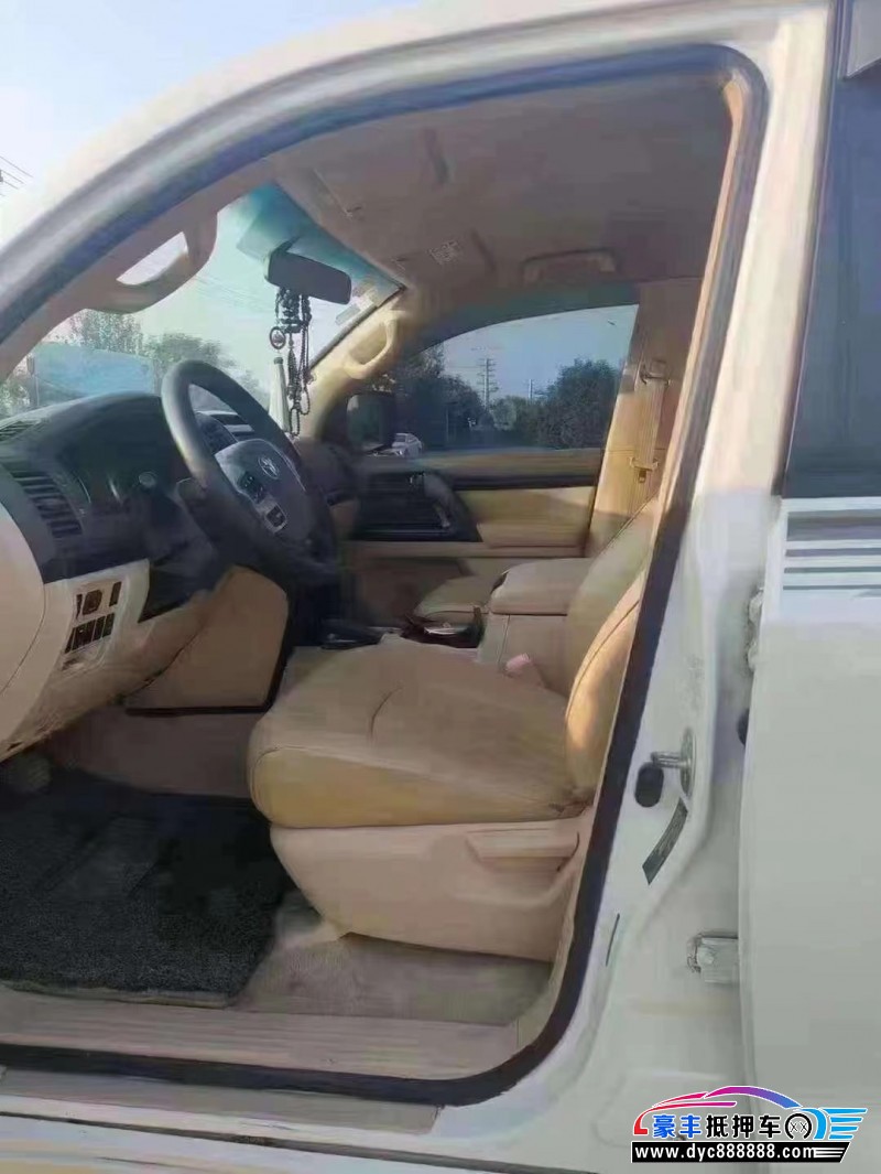 16年丰田兰德酷路泽（陆巡）轿车抵押车出售