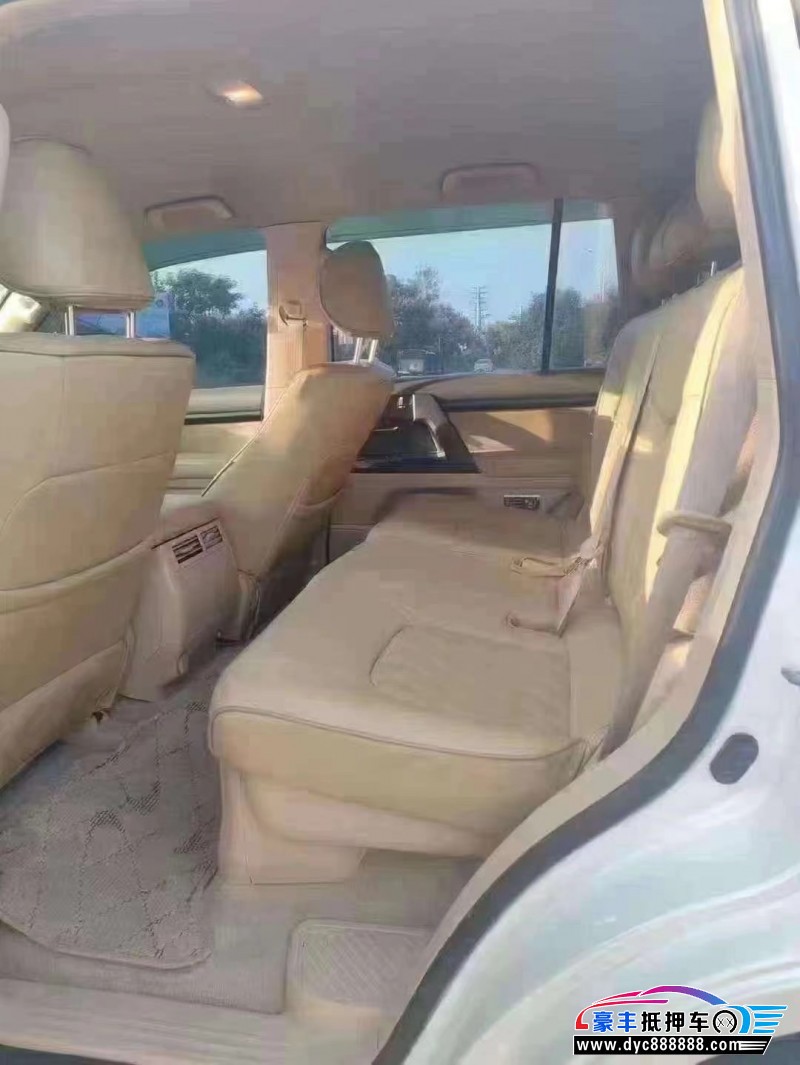 16年丰田兰德酷路泽（陆巡）轿车抵押车出售