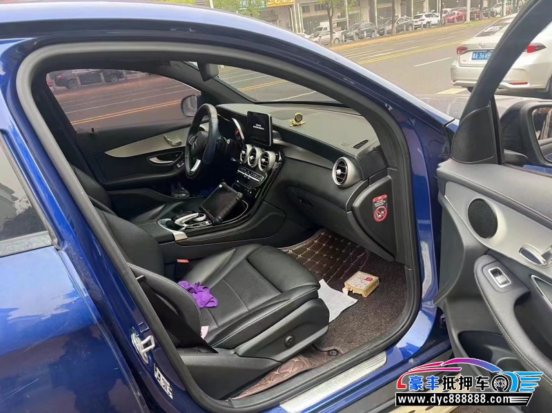 17年奔驰GLC轿车抵押车出售