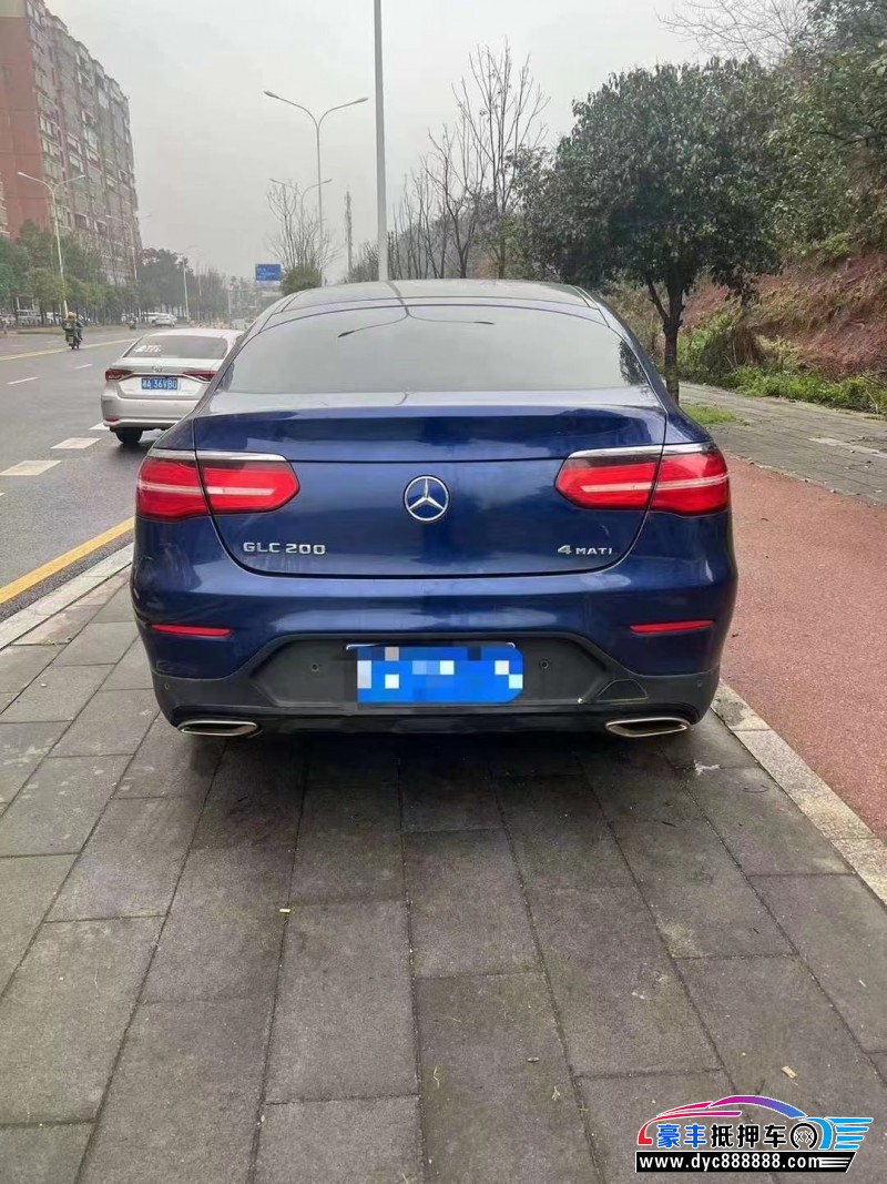 17年奔驰GLC轿车抵押车出售