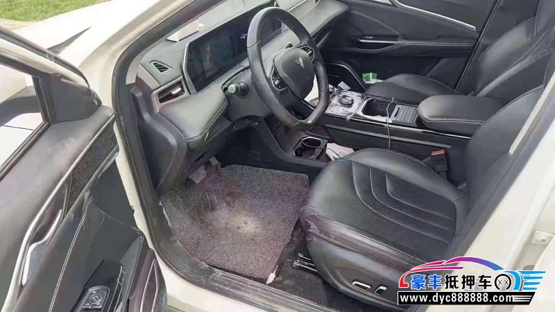 22年哪吒U轿车抵押车出售