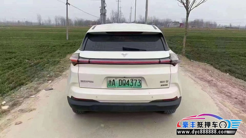 22年哪吒U轿车抵押车出售