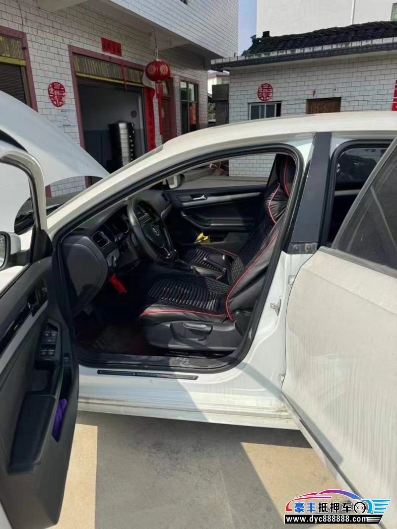 18年大众速腾轿车抵押车出售