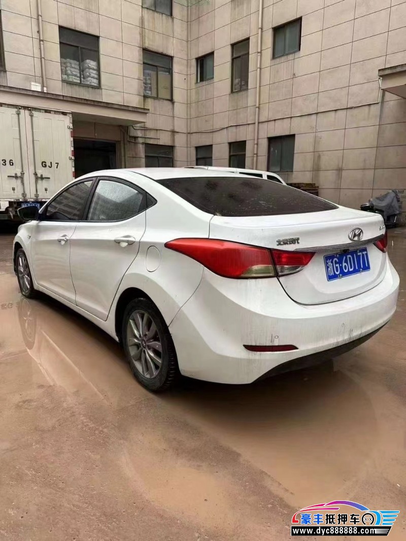 16年现代朗动轿车抵押车出售