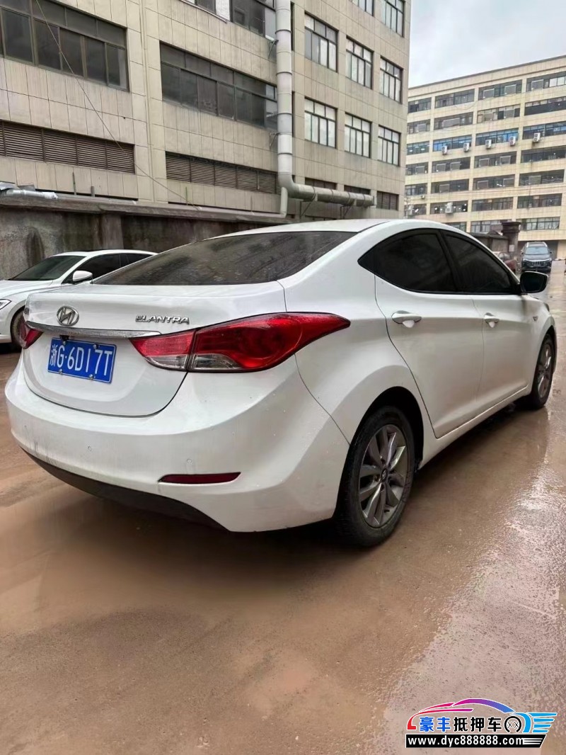 16年现代朗动轿车抵押车出售