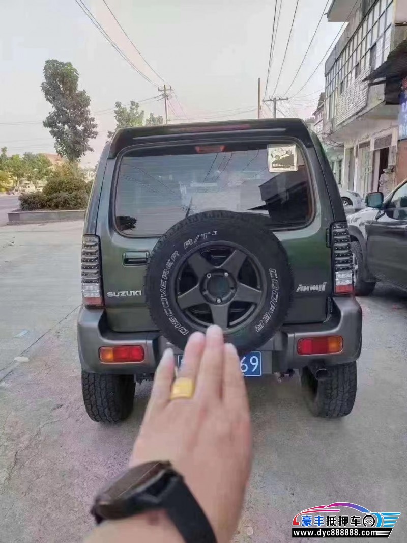 18年铃木吉姆尼轿车抵押车出售