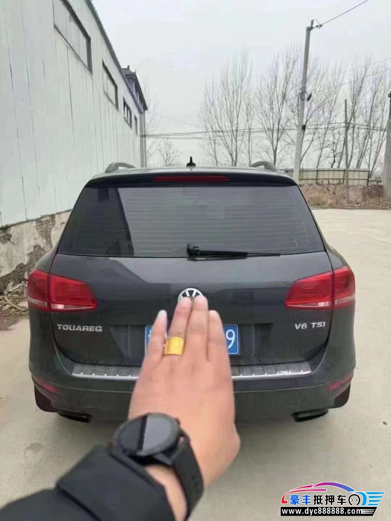 13年大众途锐轿车抵押车出售