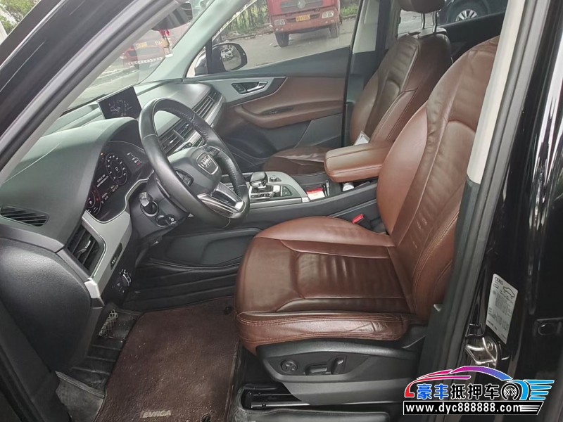 17年奥迪Q7轿车抵押车出售