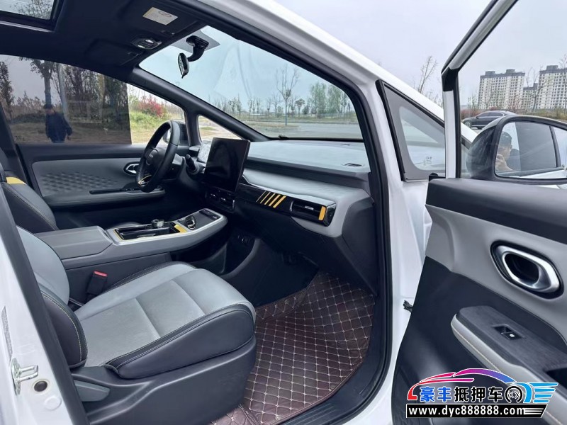 22年埃安Y70轿车抵押车出售