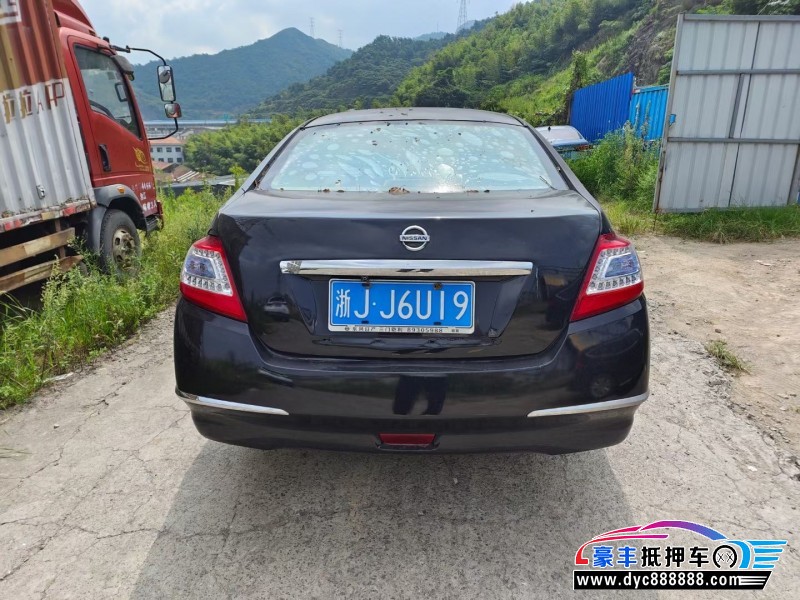 11年日产天籁轿车抵押车出售