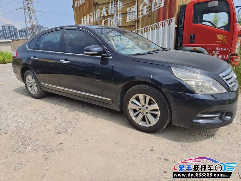 11年日产天籁轿车抵押车出售