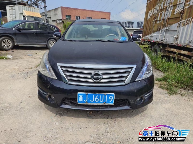 11年日产天籁轿车抵押车出售