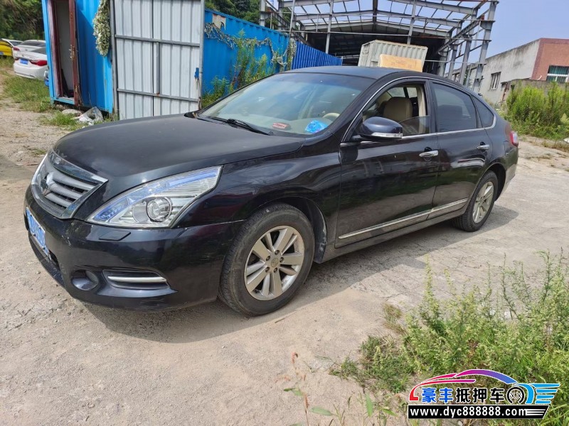 11年日产天籁轿车抵押车出售