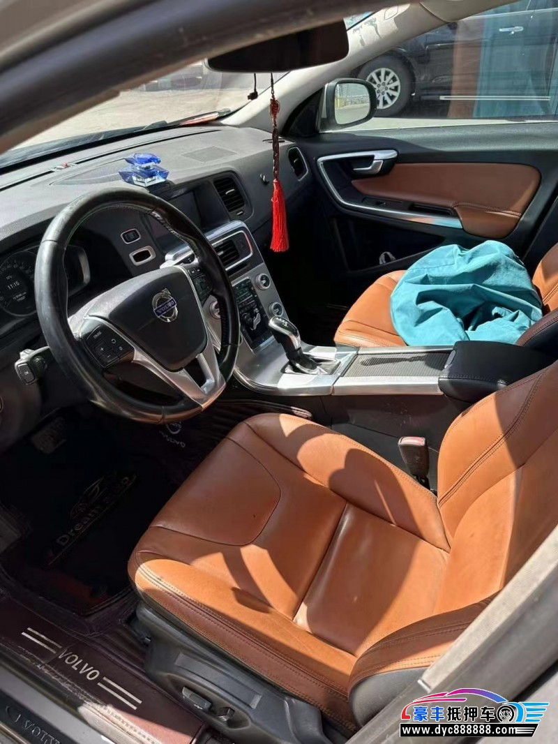 15年沃尔沃S60轿车抵押车出售