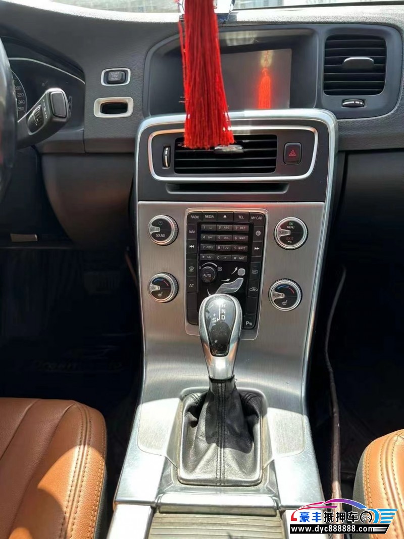 15年沃尔沃S60轿车抵押车出售