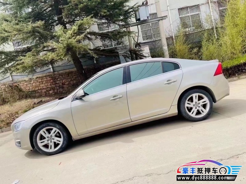 14年沃尔沃S60轿车抵押车出售