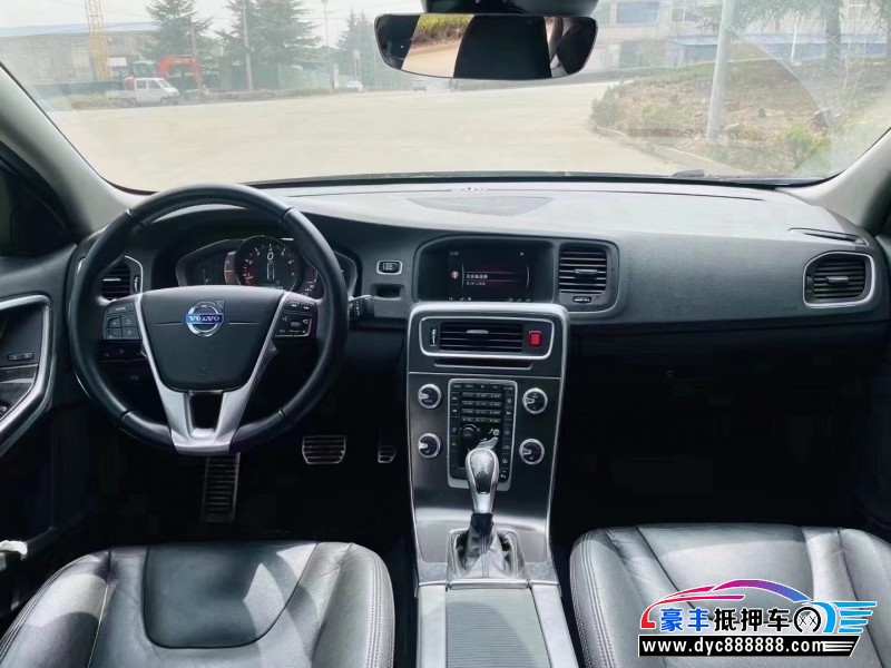 14年沃尔沃S60轿车抵押车出售