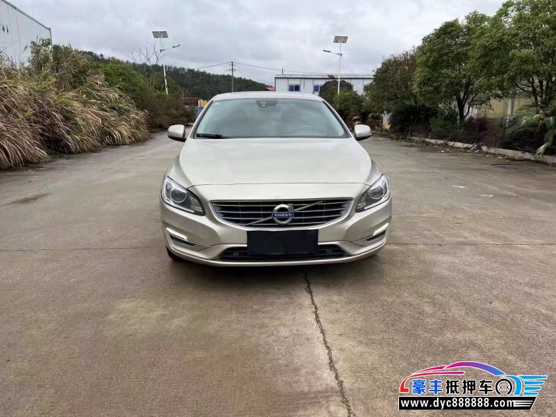 20年沃尔沃S60轿车抵押车出售