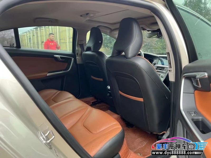 20年沃尔沃S60轿车抵押车出售