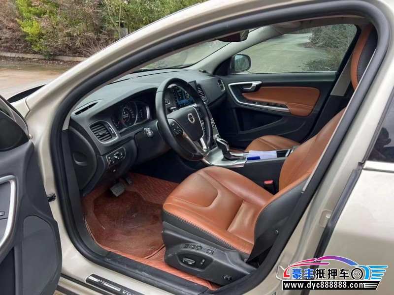 20年沃尔沃S60轿车抵押车出售