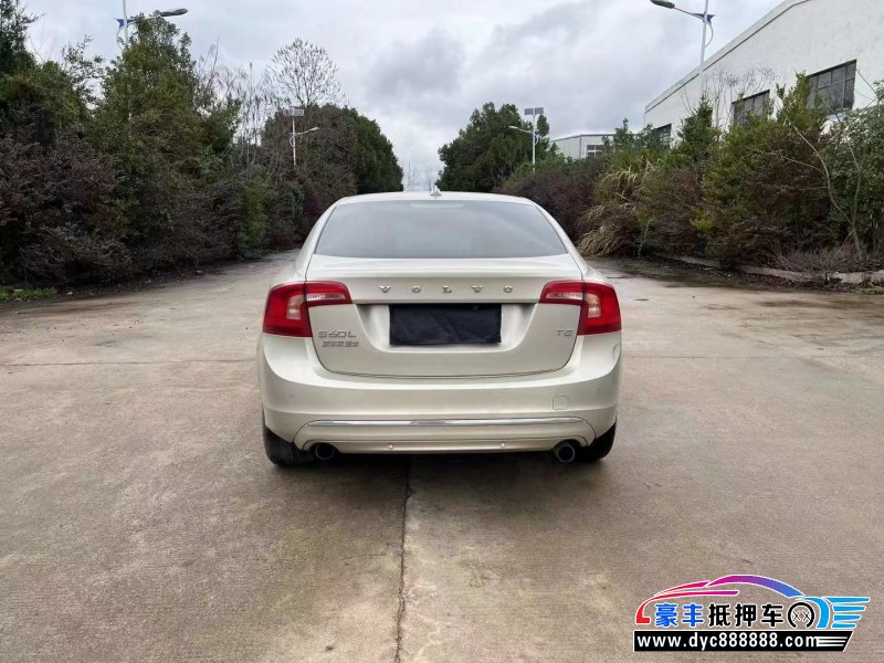 20年沃尔沃S60轿车抵押车出售