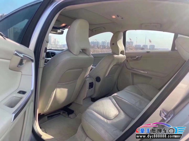 14年沃尔沃S60轿车抵押车出售