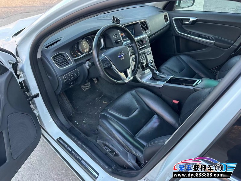 17年沃尔沃S60轿车抵押车出售