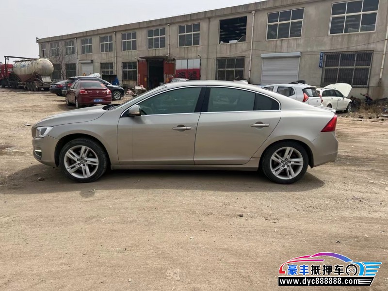 14年沃尔沃S60轿车抵押车出售