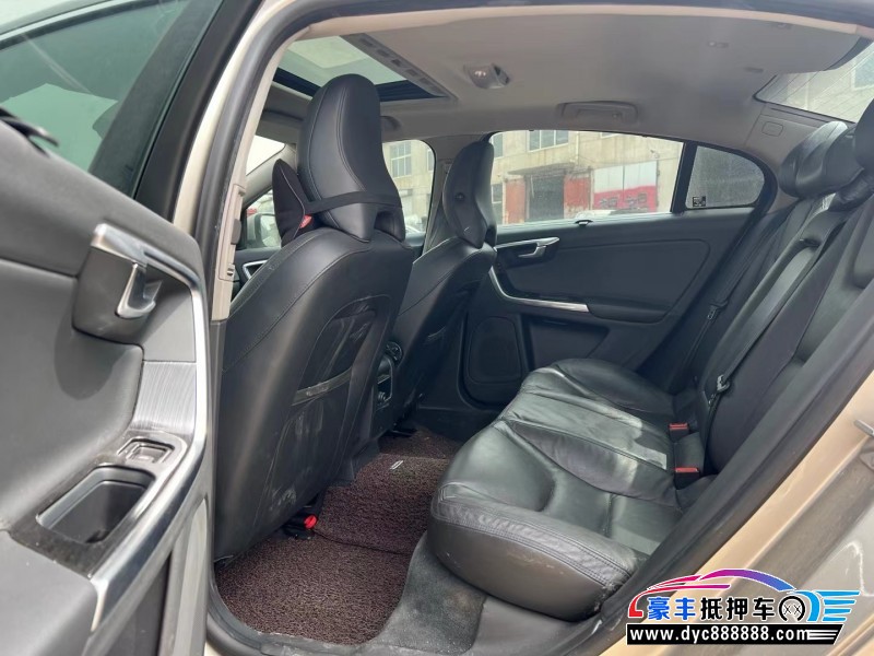 14年沃尔沃S60轿车抵押车出售