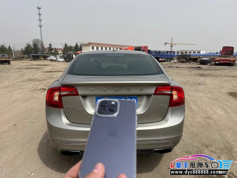 14年沃尔沃S60轿车抵押车出售