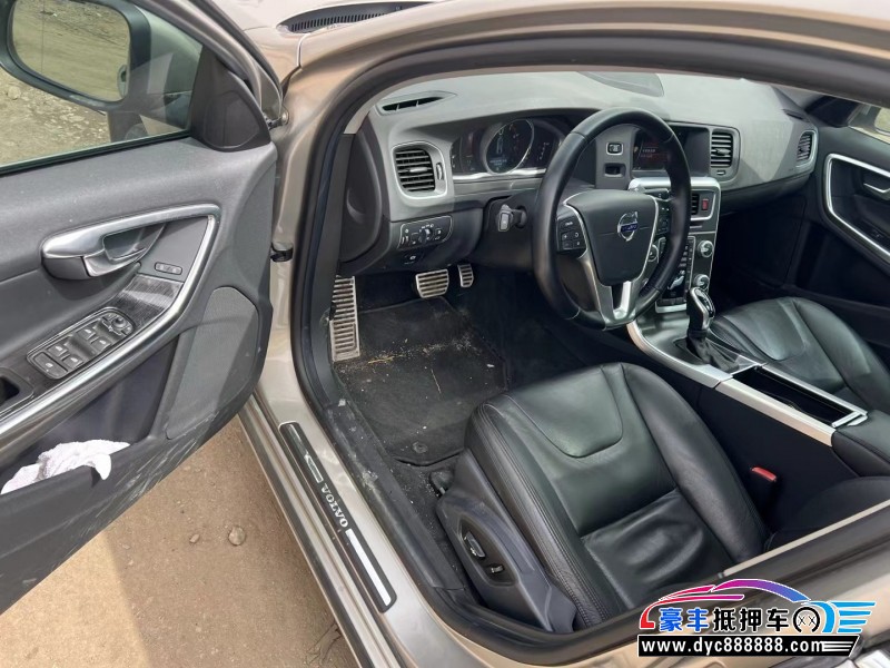 14年沃尔沃S60轿车抵押车出售