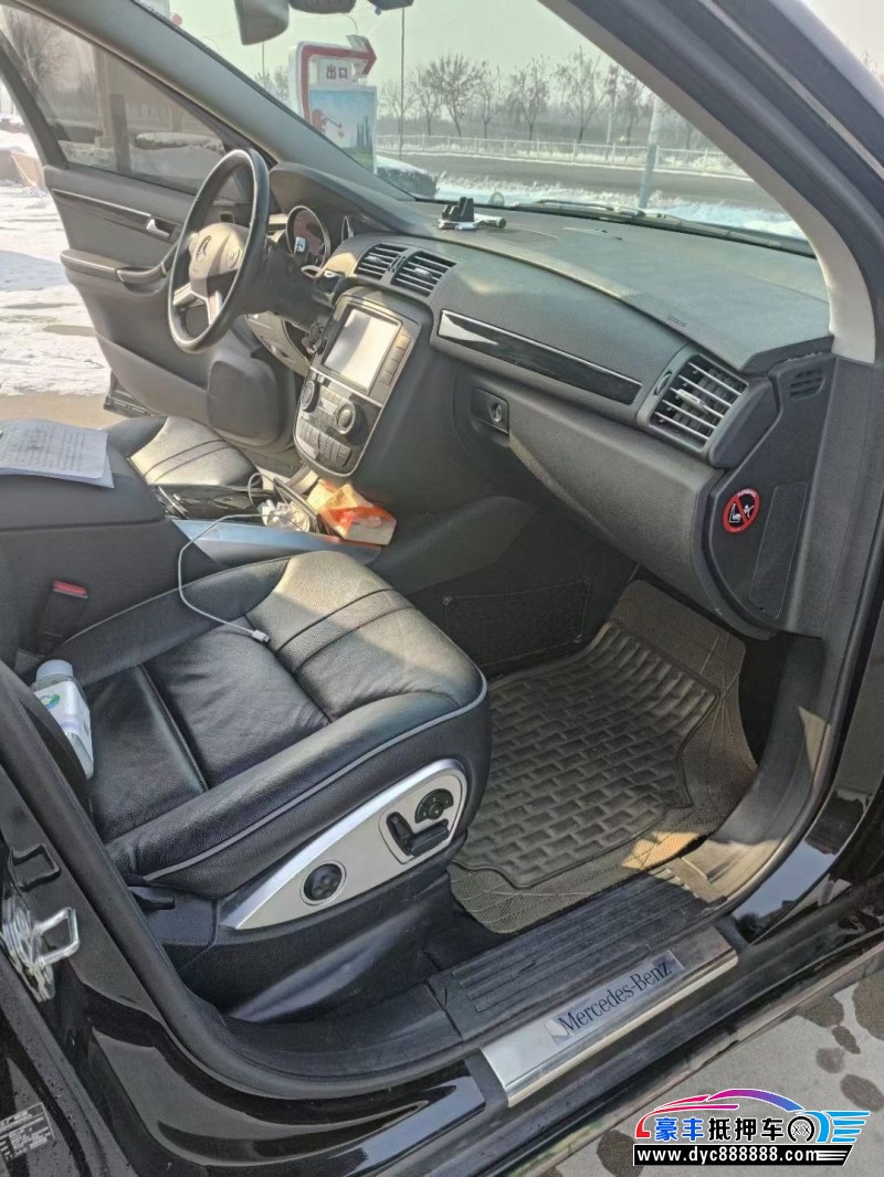 17年奔驰R轿车抵押车出售