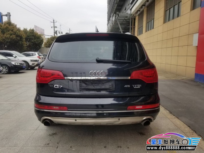 13年奥迪Q7轿车抵押车出售