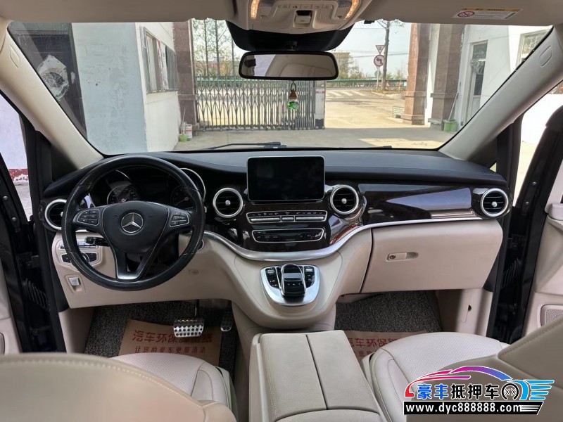 17年奔驰V轿车抵押车出售