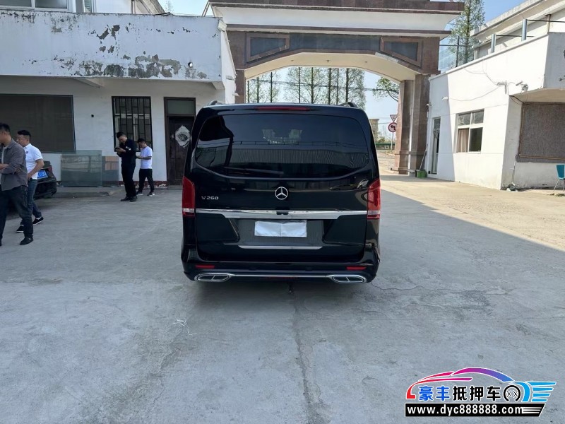 17年奔驰V轿车抵押车出售